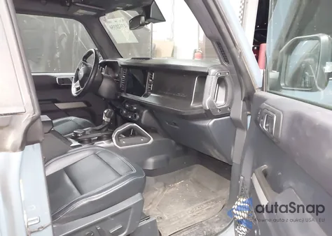 2021 Ford Bronco First Edition z USA, uszkodzony, nr VIN 1FMEE5EP4MLA40804